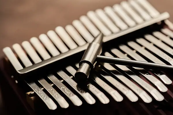 Accorder un kalimba : méthode et conseils pros